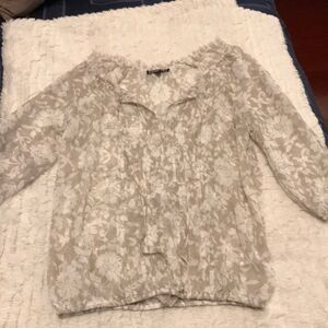 Beautiful floral Express blouse